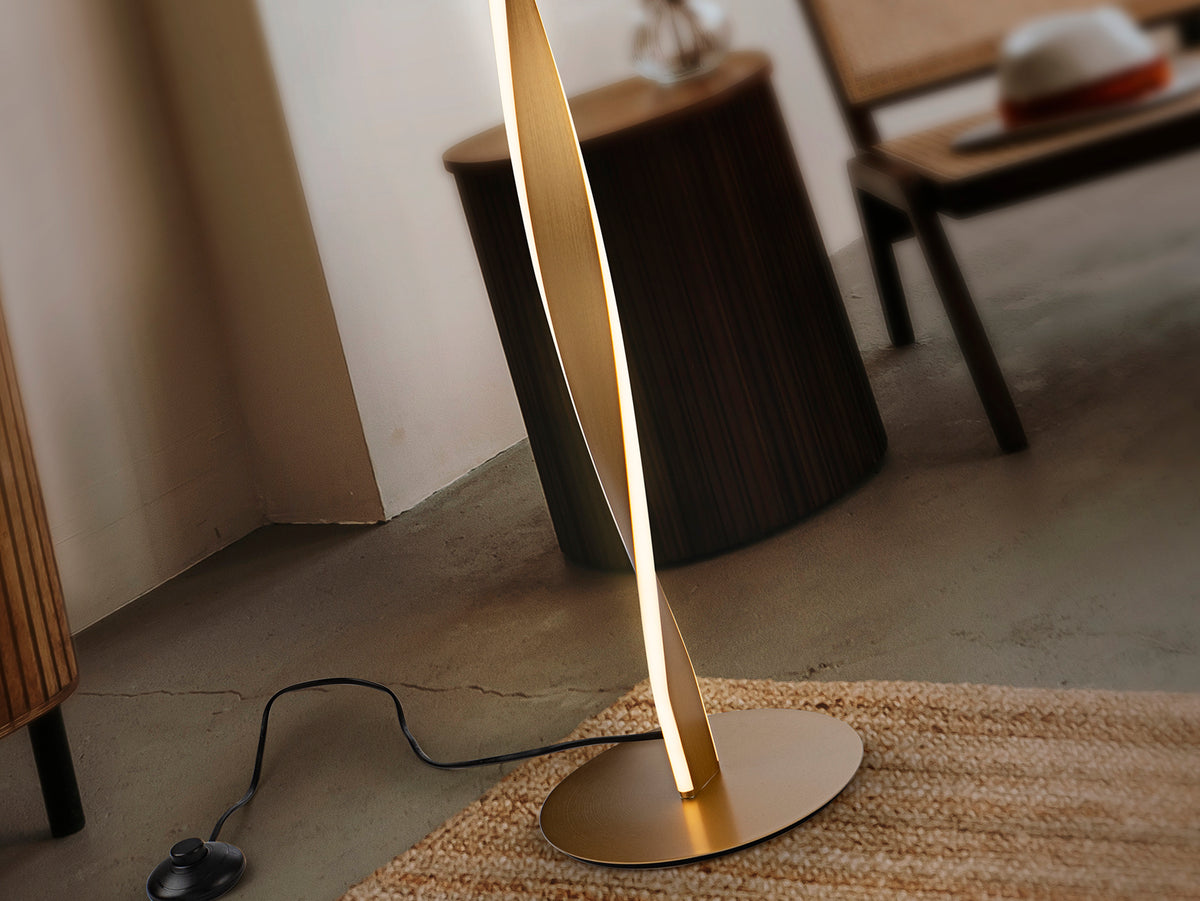 Lampadaire twist en métal doré  - diamètre 22cm - hauteur 150cm - poids 2,7kg