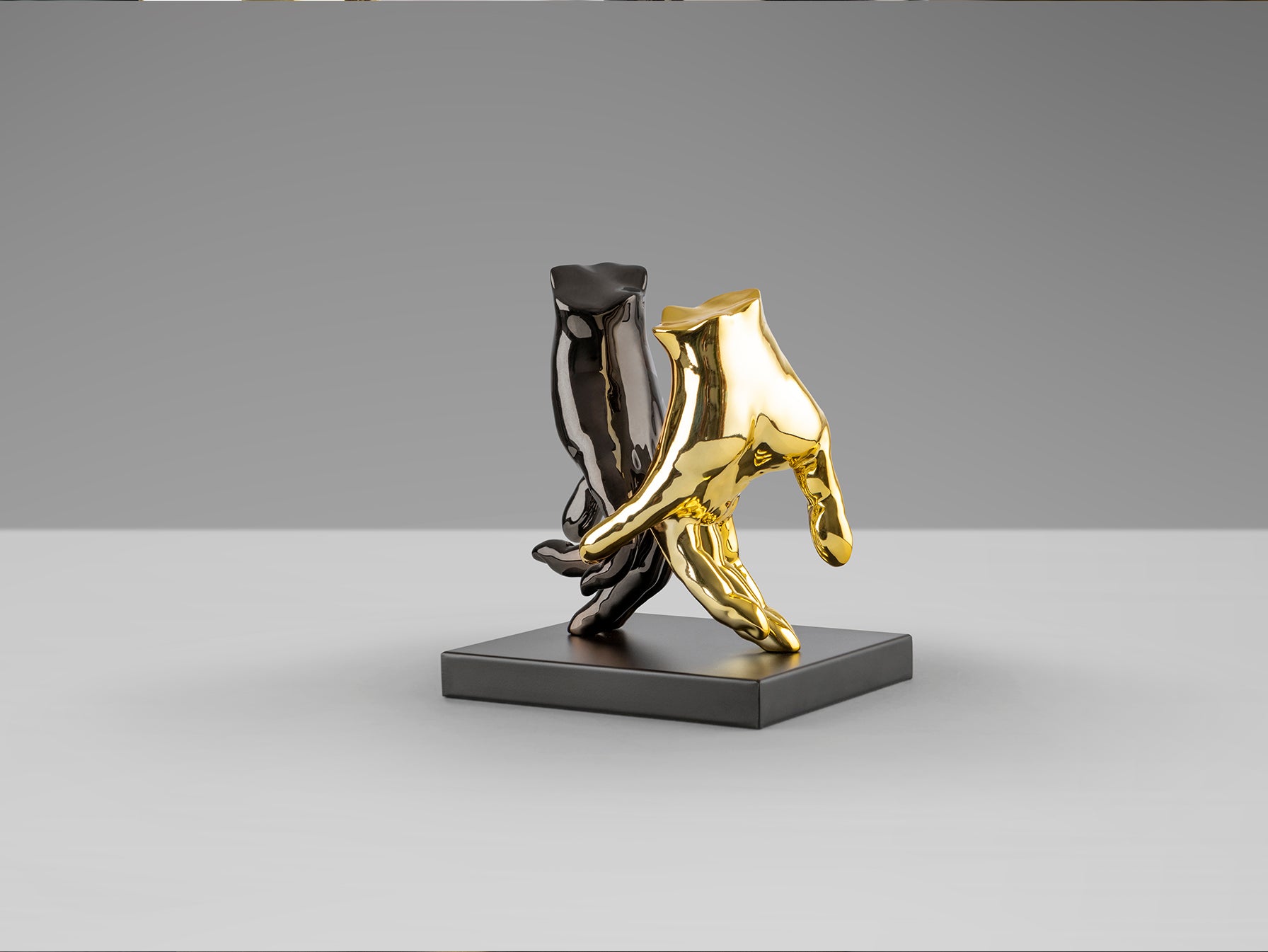 Figurine Manos - 18 x 20cm, largeur 14cm - Poids 1,3Kg