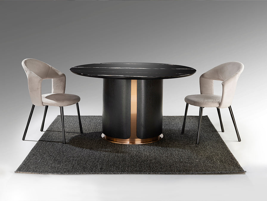 Table de salle à manger Ø 135cm, hauteur 74cm - poids 99kg